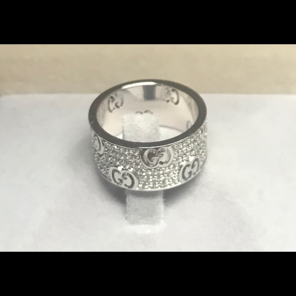 Authentic Gucci Diamond Band Ring Size 4,5 18k WG